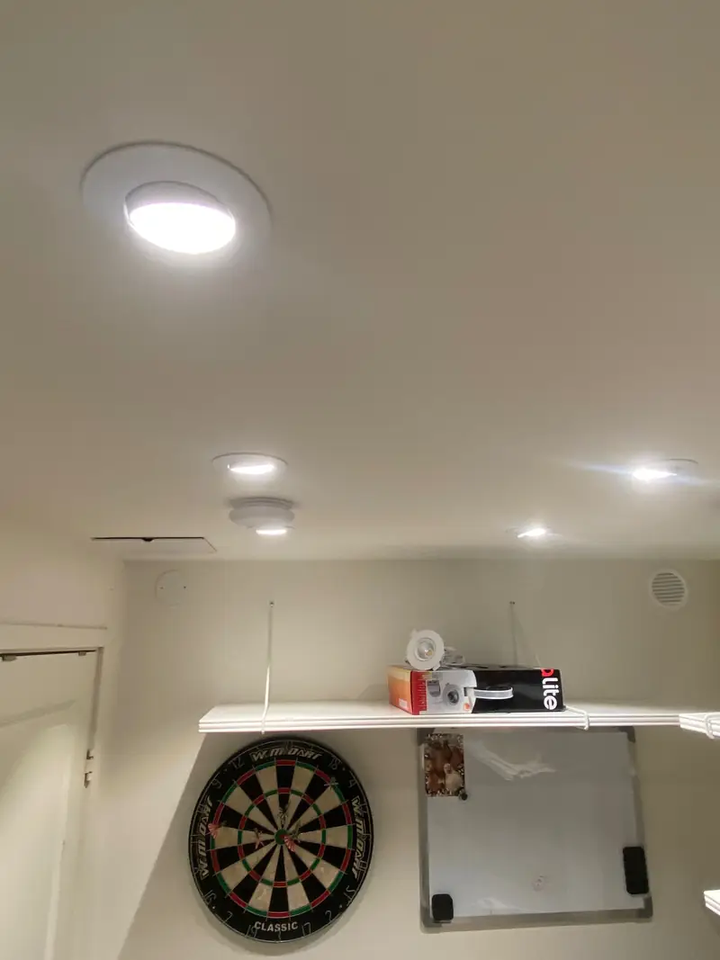 Infälld spotlight i tak efter installation